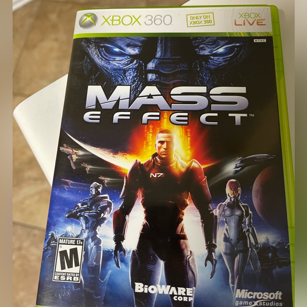 Xbox 360 Mass effect video game